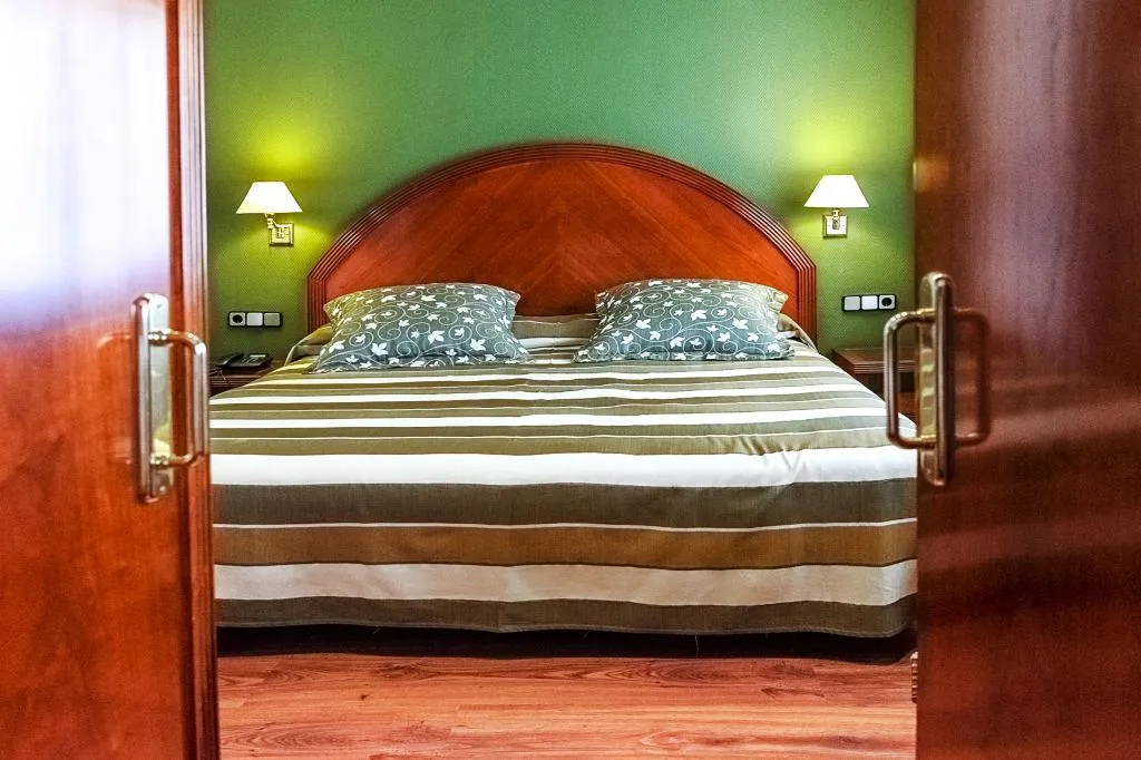 FAMILY ROOM STANDARD Room, Hotel Torremangana, Madrid