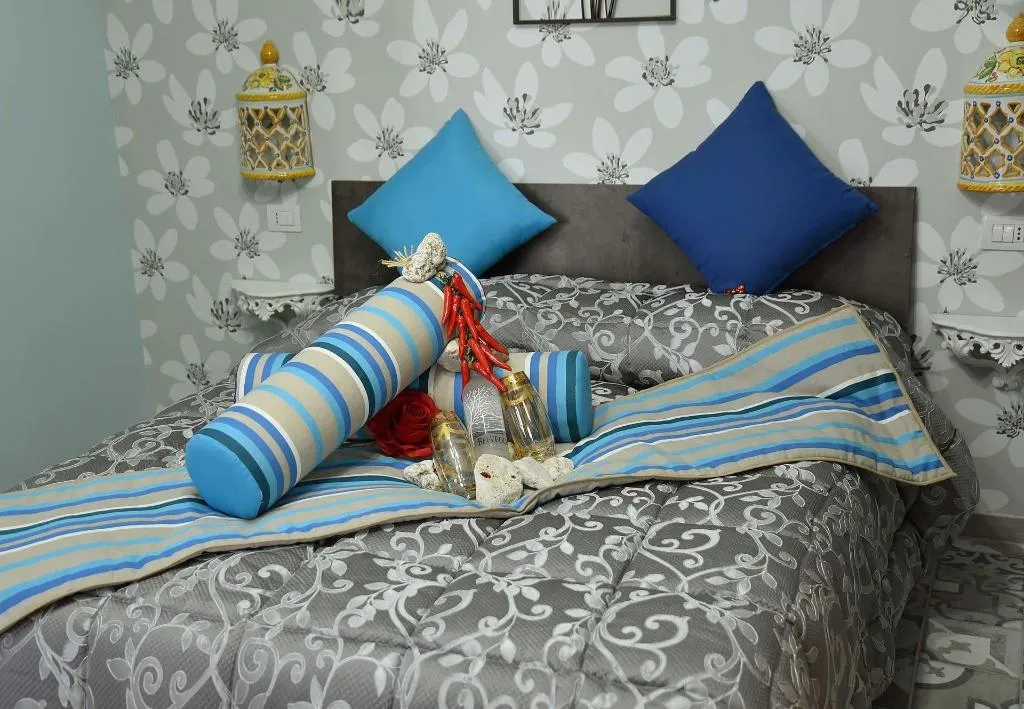 Room, B&B Le Cycas, Naples