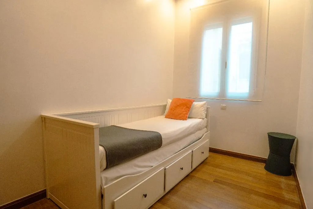 APARTMENT TWO BEDROOMS ONE BATHROOM Room, Smartr Madrid Atocha, Madrid