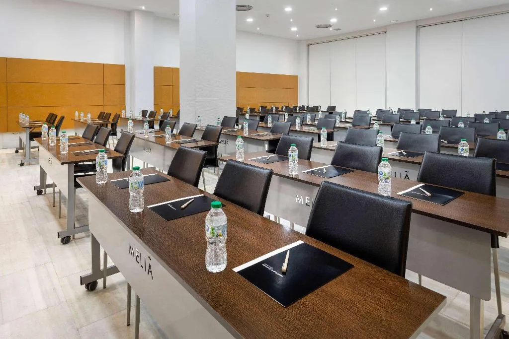 Conferences, Hotel Madrid Chamartín Affiliated by Meliá, Madrid