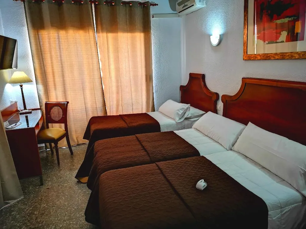 TRIPLE STANDARD Room, Hotel Polamar, Costa Blanca