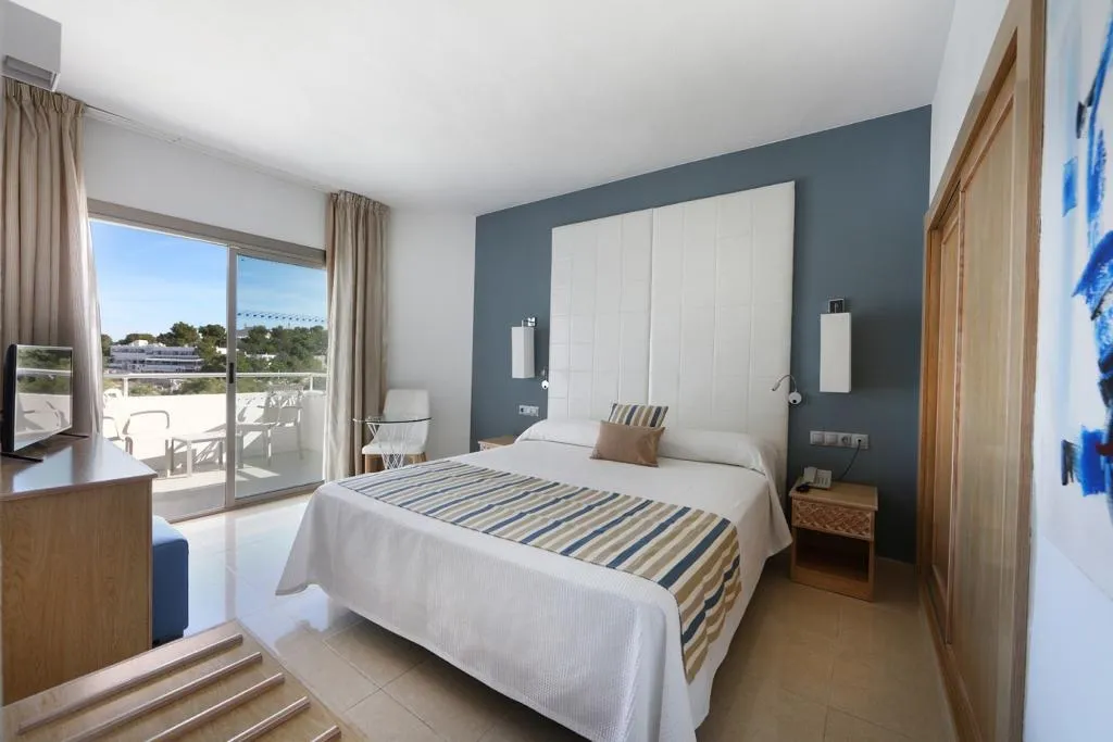 TRIPLE SUPERIOR Room, Sandos El Greco, Ibiza
