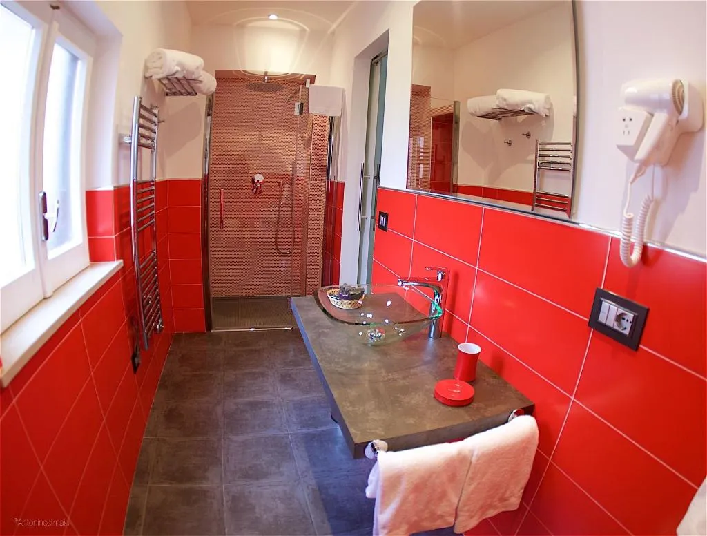 Room, Il Giardino Segreto, Naples