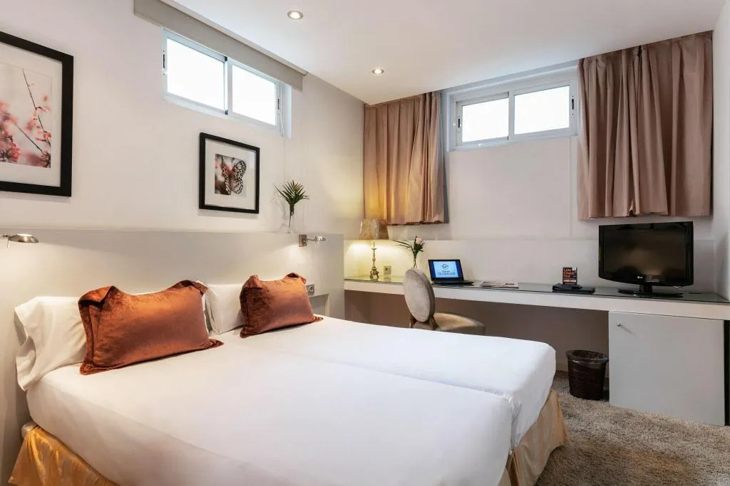 Room, Globales Acis & Galatea Hotel, Madrid