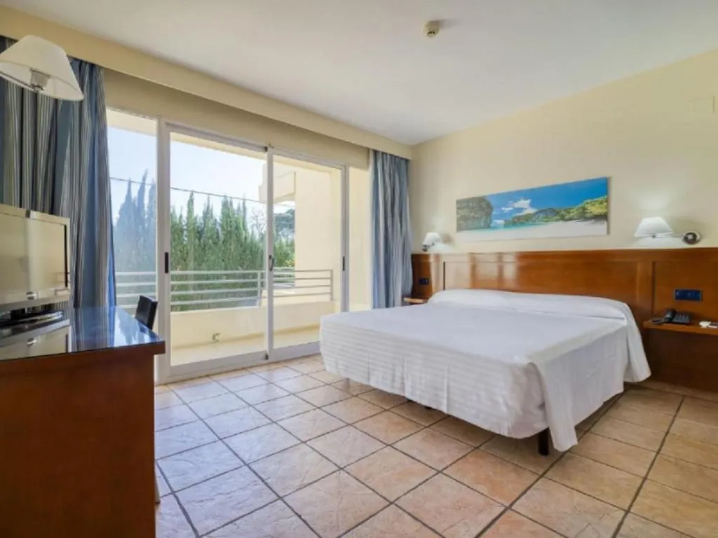 Room, Abril, Costa Blanca