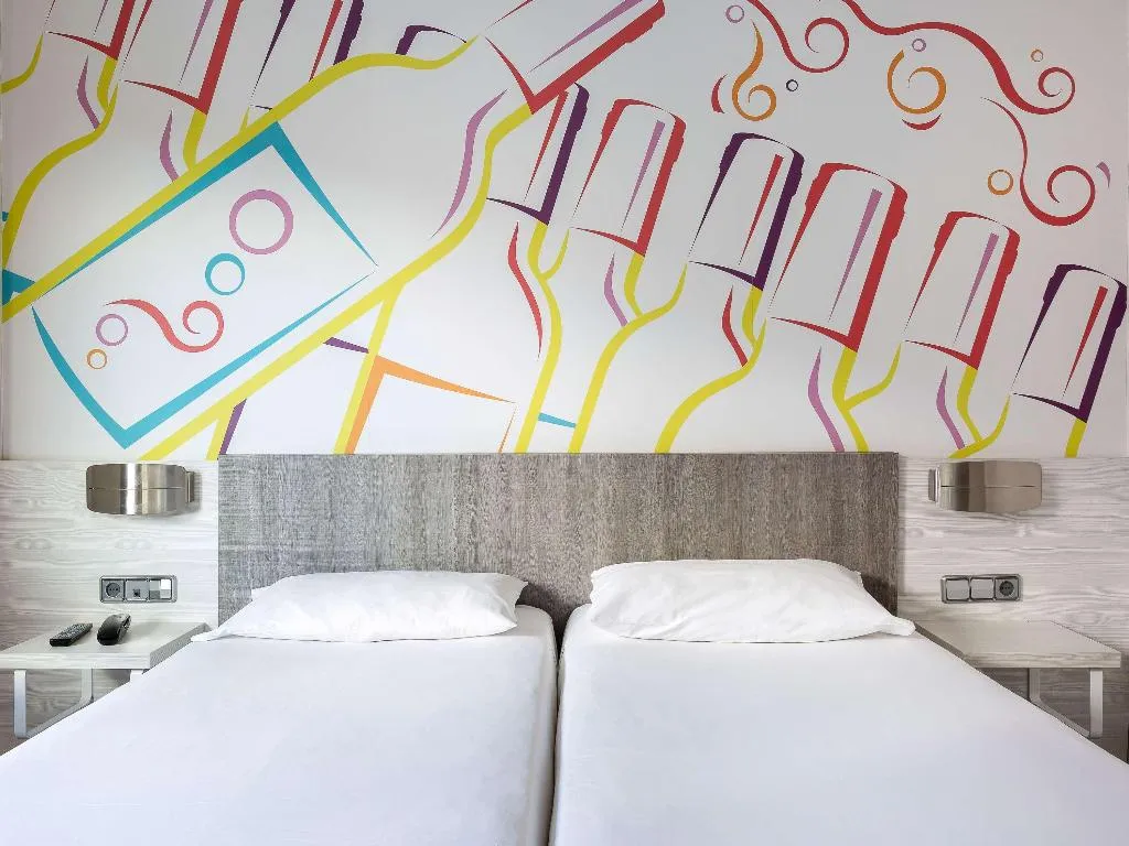 TWIN STANDARD Room, Ibis Styles Madrid Prado, Madrid