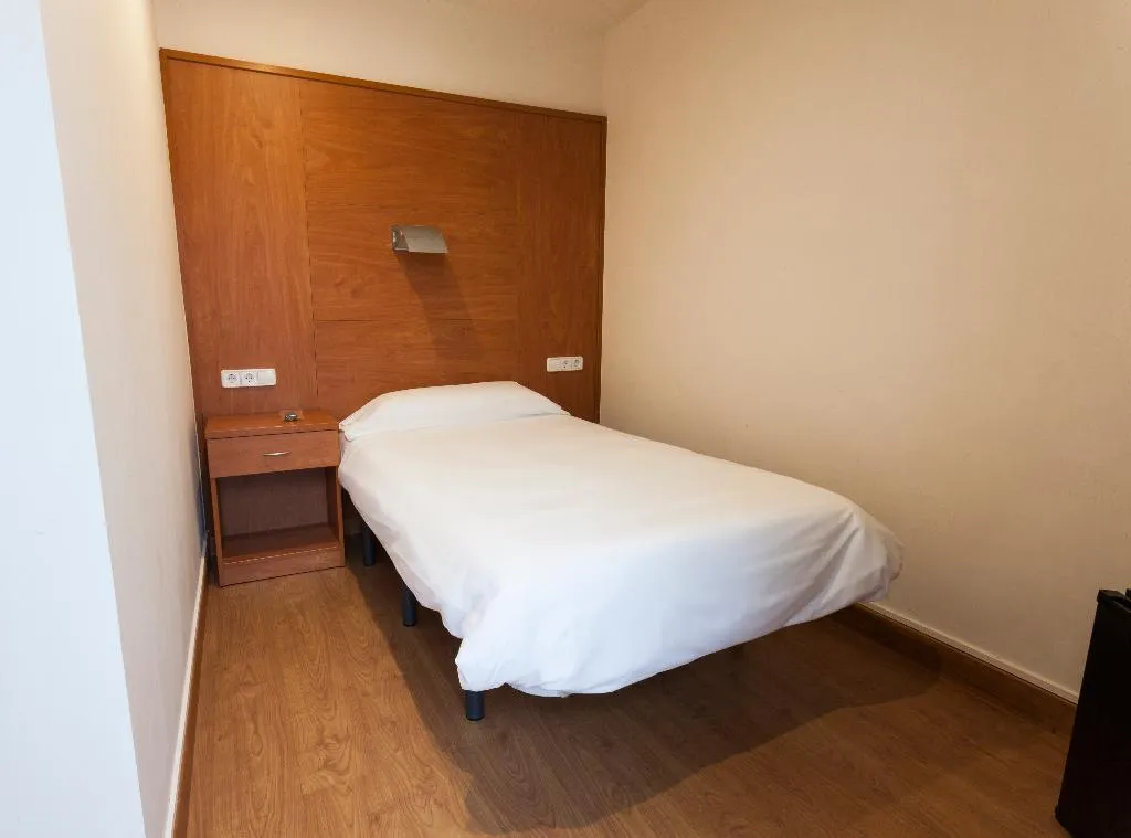 TRIPLE STANDARD Room, Hotel Blanes Horitzó by Pierre & Vacances, Costa Brava