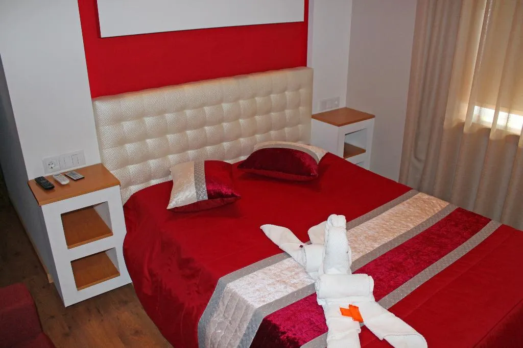 DOUBLE SUPERIOR WITH BALCONY Room, Monte Carlo Love Porto, Porto