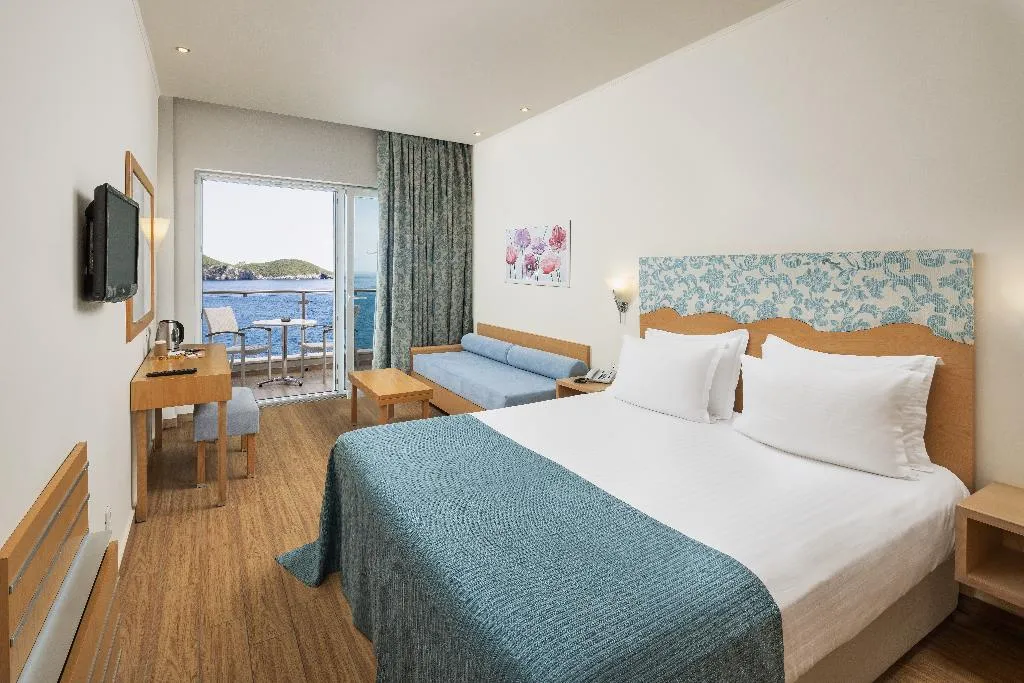 Double or Twin SUPERIOR Room, Akrotiri Beach, Corfu