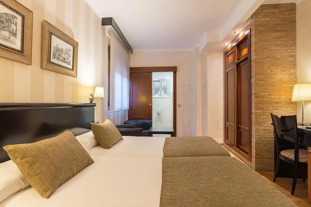 Room, California, Costa Del Sol