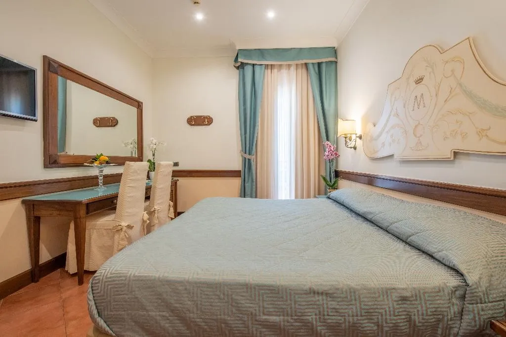 DOUBLE ANNEX Room, Michelangelo, Naples
