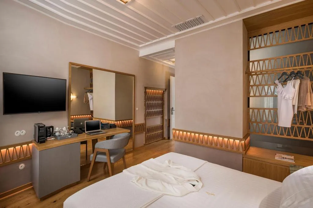 DOUBLE CLASSIC QUEEN BED Room, Scala De Faro, Crete