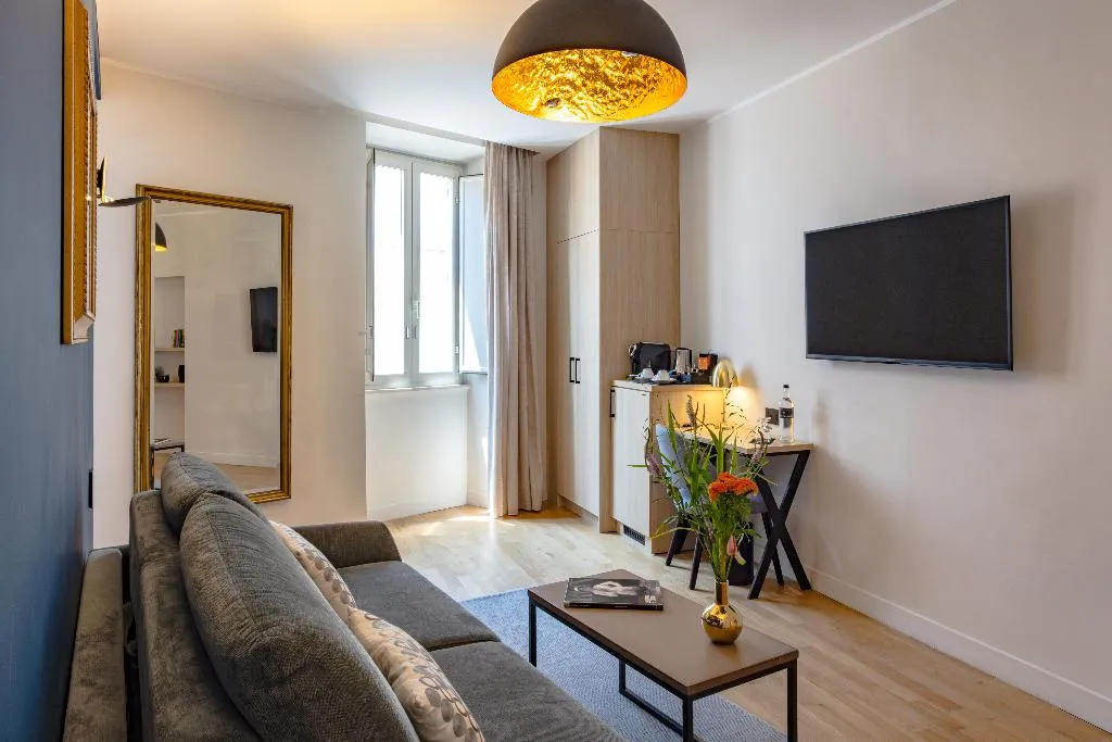 FAMILY ROOM THREE BEDS Room, 9 Hotel Cesari, Rome