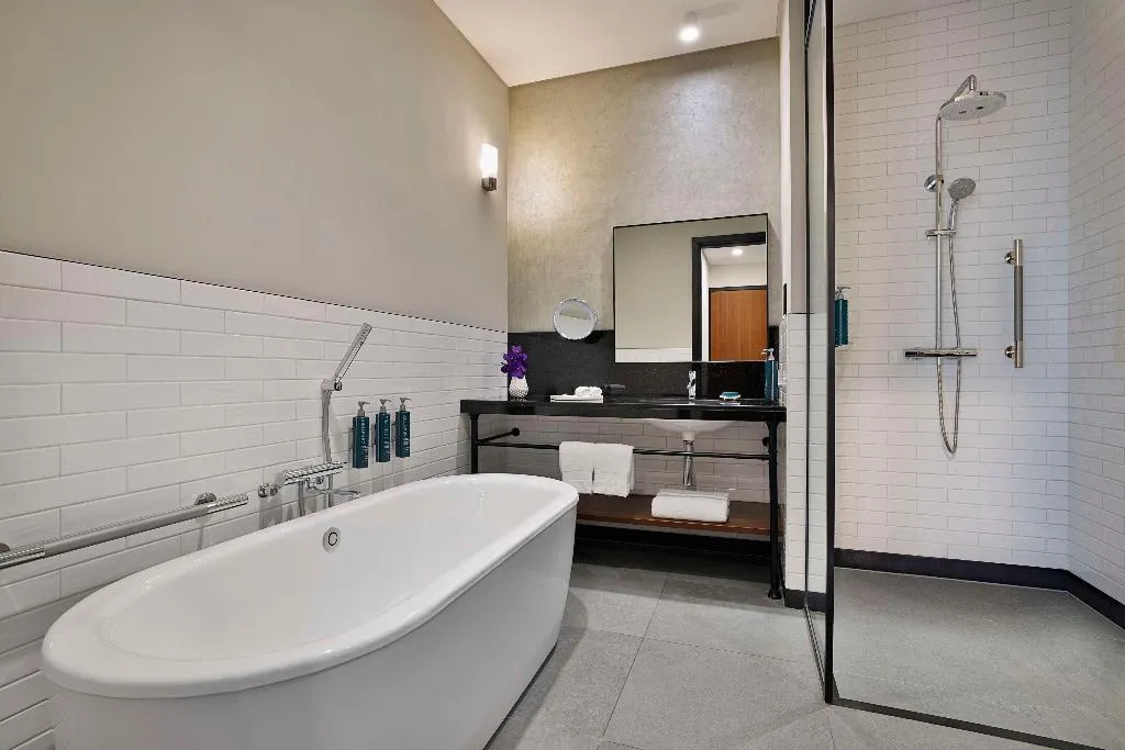 Room, DoubleTree by Hilton Dubai M Square, Dubai