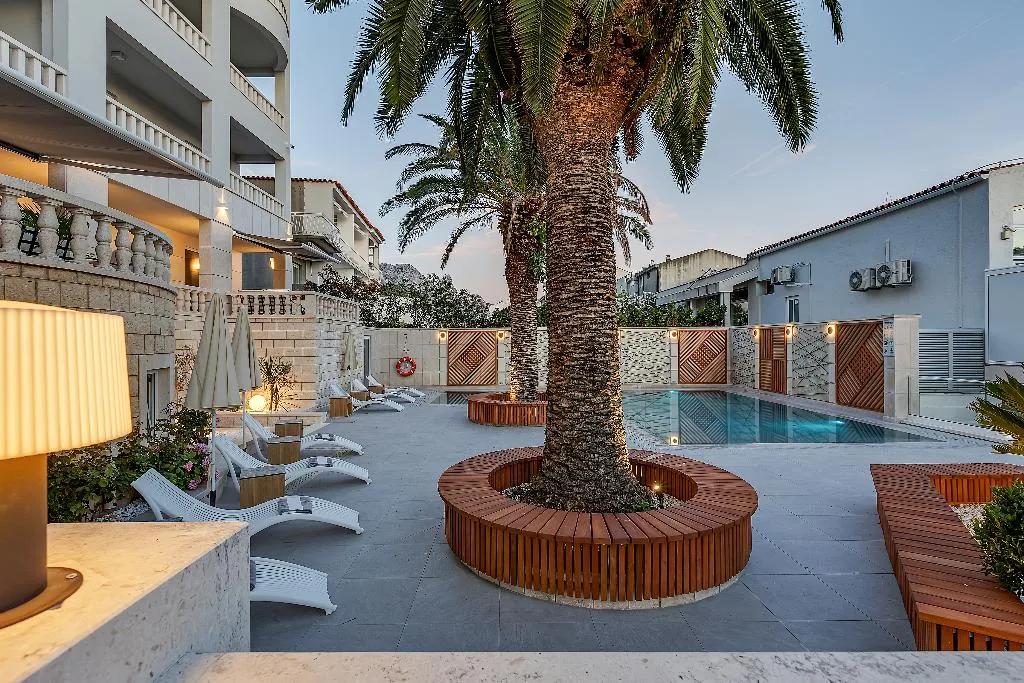 Pool, Laurentum, Split