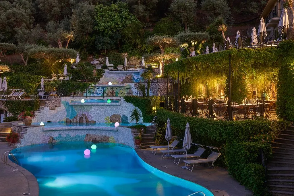 Restaurant, Grand Hotel Capodimonte, Naples