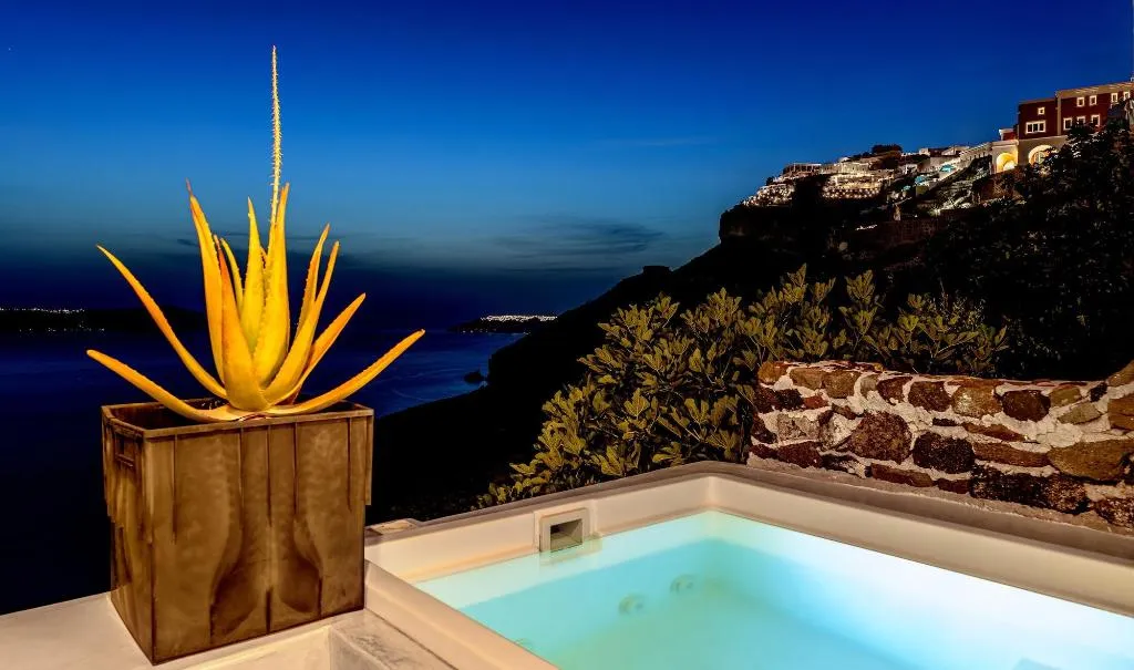Room, Golden Grey Goose, Santorini