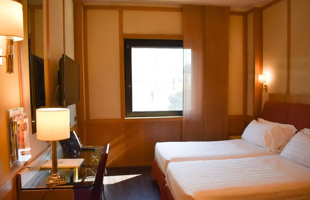 QUADRUPLE TWO BEDS Room, Hilton Garden Inn Rome Colosseum, Rome