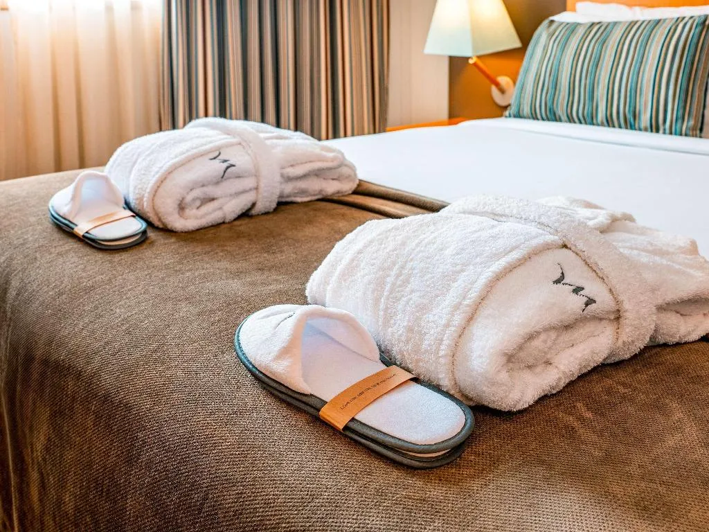 DOUBLE PREMIUM Room, Mercure Lisboa Almada Hotel, Lisbon