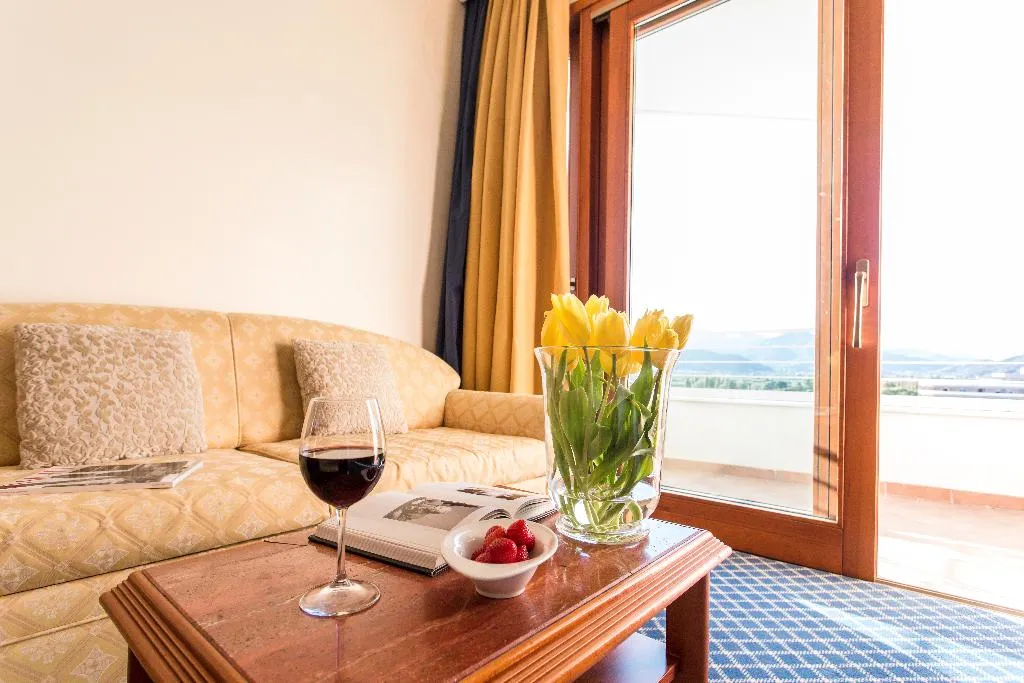 JUNIOR SUITE CAPACITY 3 Room, Galzignano Resort Terme & Golf - Hotel Splendid, Venice