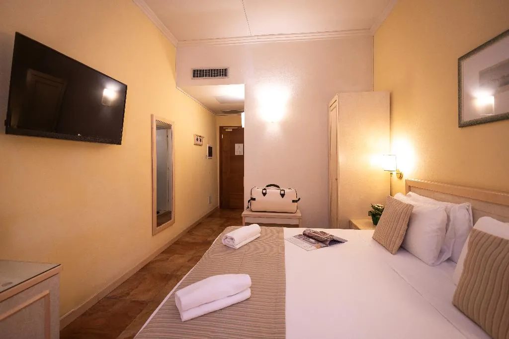 Double or Twin CLASSIC Room, LVG Hotel Collection - Belvedere San Gottardo, Milan