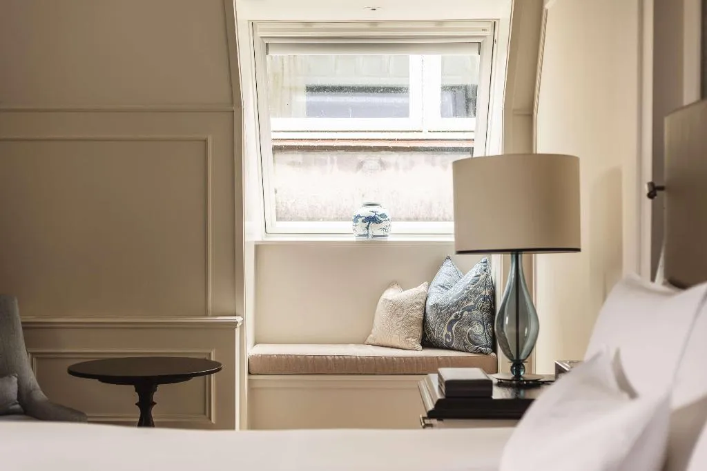 DOUBLE DELUXE KING BED Room, Waldorf Astoria Amsterdam, Amsterdam