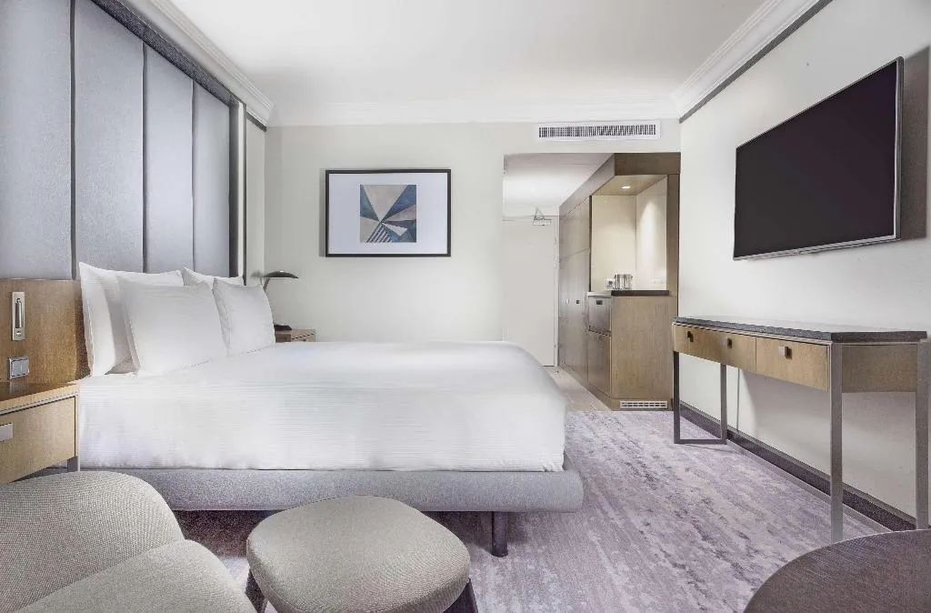 DOUBLE GUEST ROOM KING BED Room, Hilton Prague Atrium, Prague