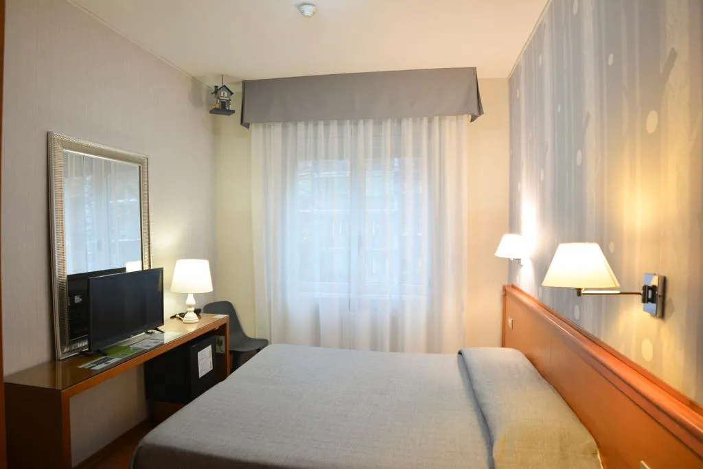DOUBLE STANDARD Room, Eco Hotel Milano & Bioriso Restaurant, Milan