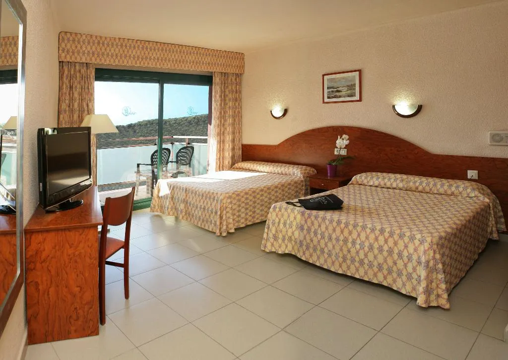 TRIPLE CITY VIEW Room, Fenals Garden, Costa Brava