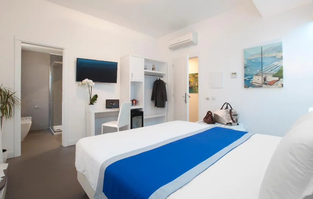 DOUBLE CLASSIC Room, Tasso Suites, Naples