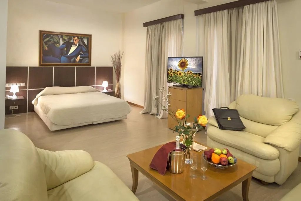 SUITE QUEEN SIZE BED Room, Blue Sea Hotel Alimos, Athens