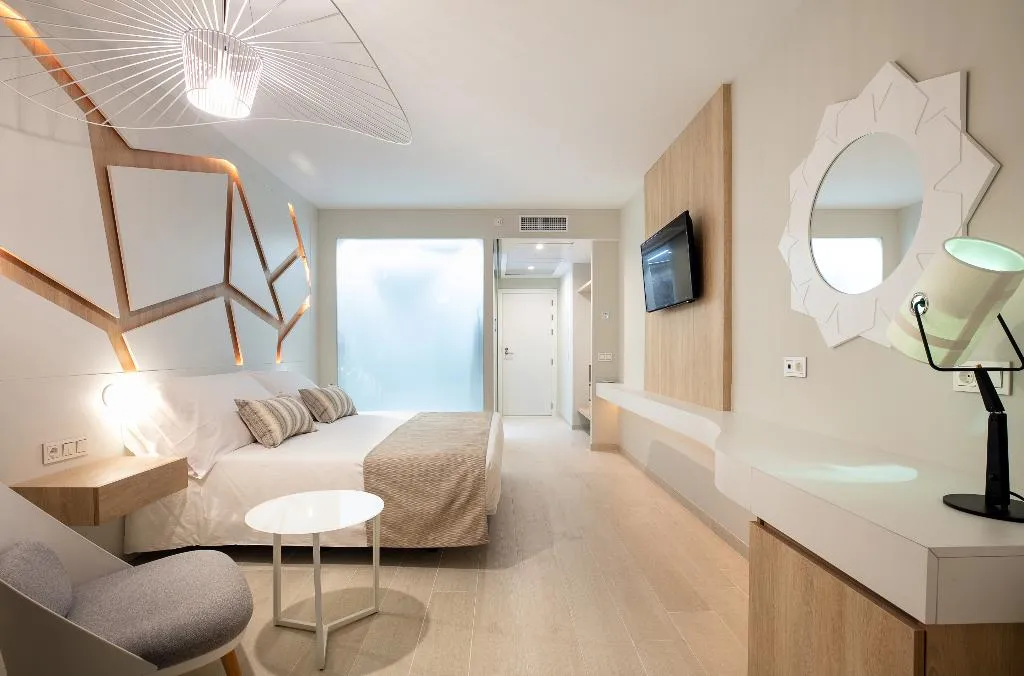 DOUBLE STANDARD Room, The Ibiza Twiins, Ibiza