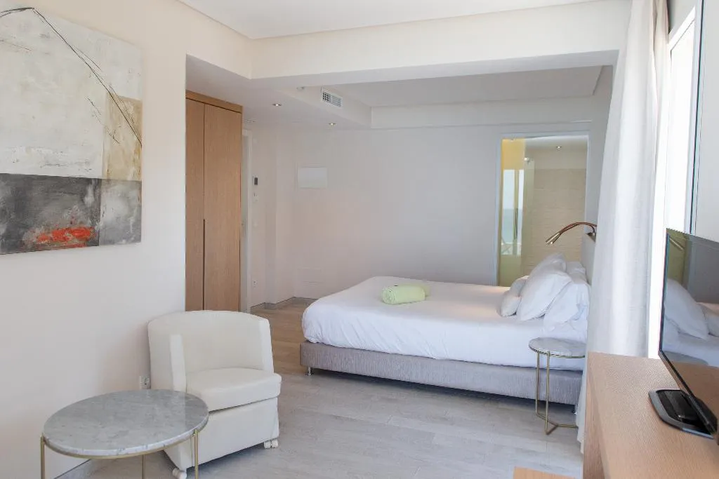 Double or Twin SIDE SEA VIEW Room, Melbeach Hotel & Spa, Majorca