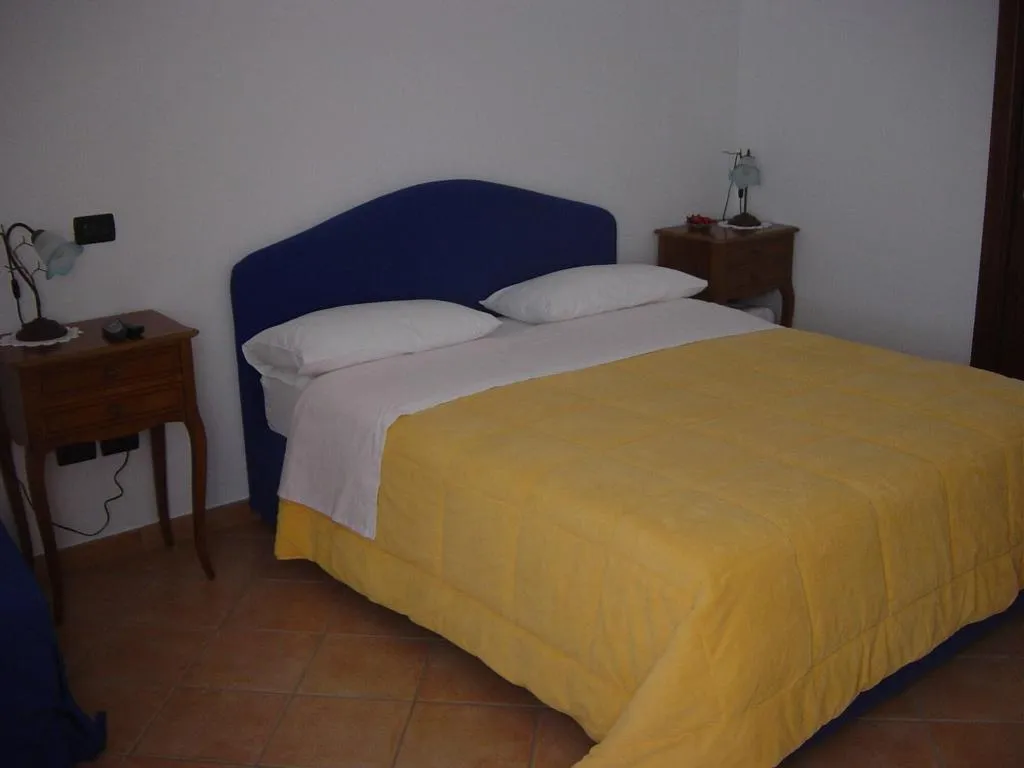 Room, B&B Puntaferano, Naples