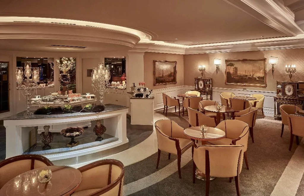 Lobby, Rome Cavalieri, A Waldorf Astoria Hotel, Rome
