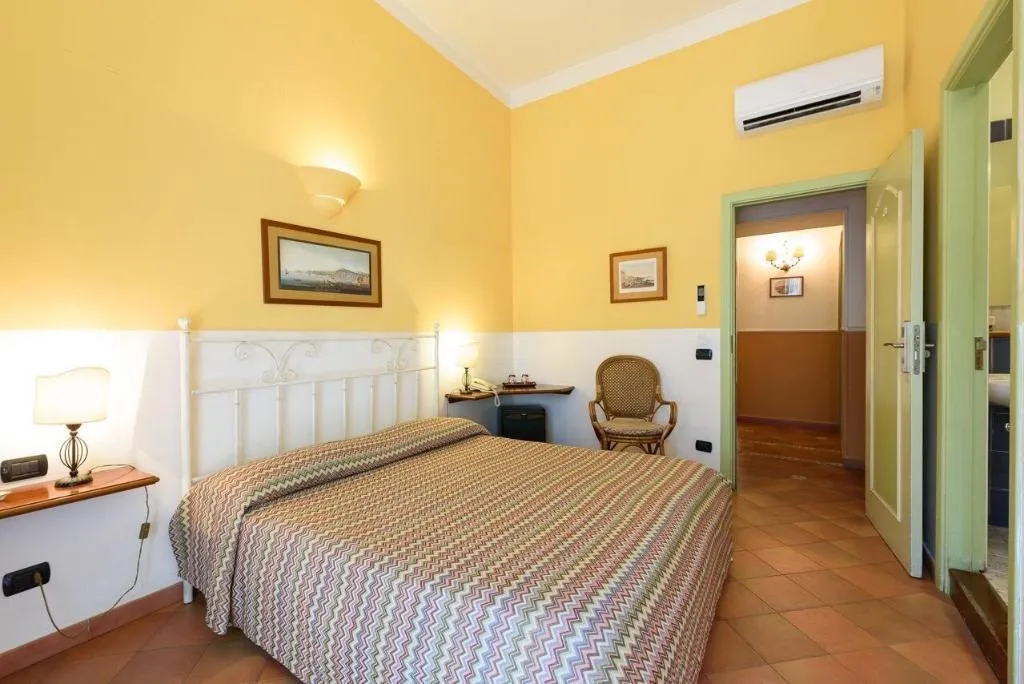 Room, Mergellina, Naples