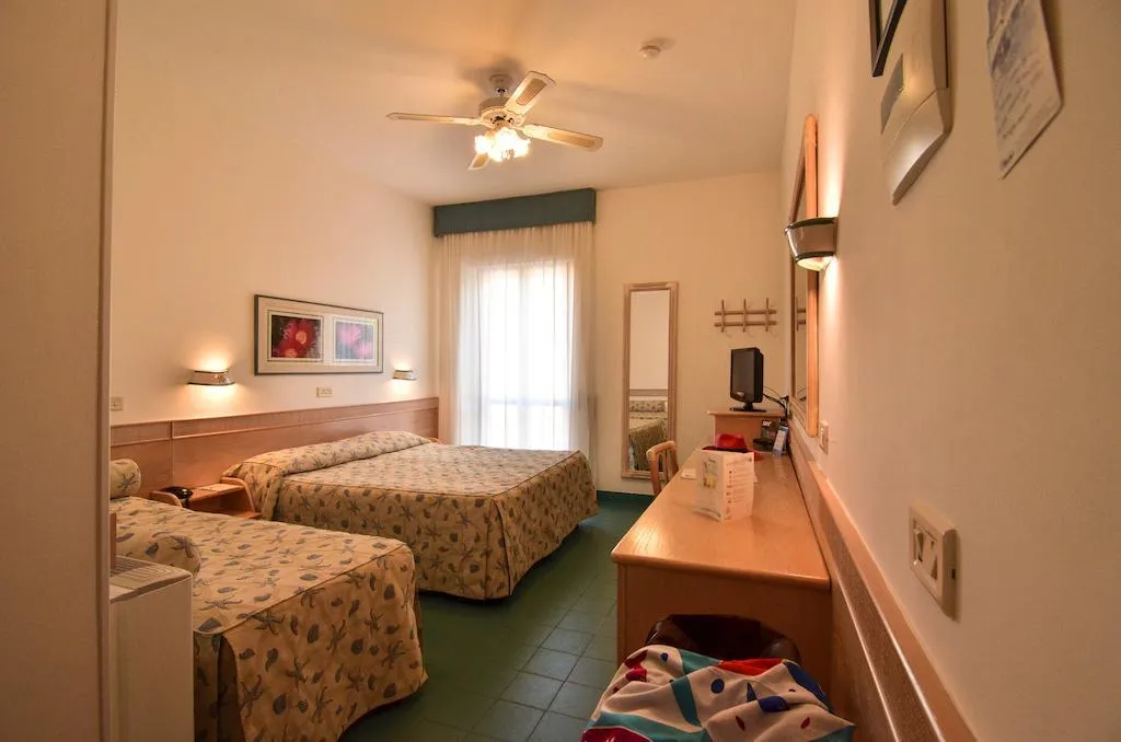TRIPLE STANDARD Room, Aurora Hotel Sperlonga, Rome