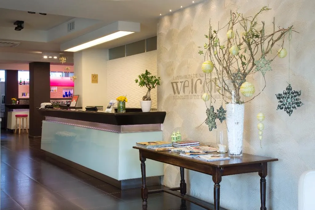 Lobby, Hotel Marad, Naples