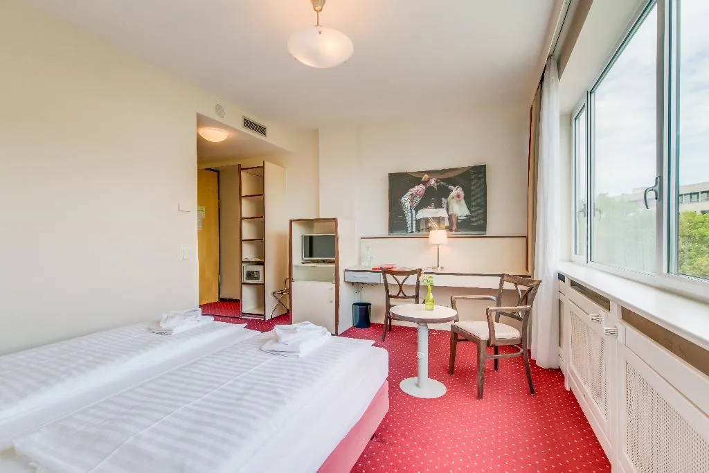 TWIN STANDARD Room, Come Inn Berlin Kurfurstendamm Opera, Berlin