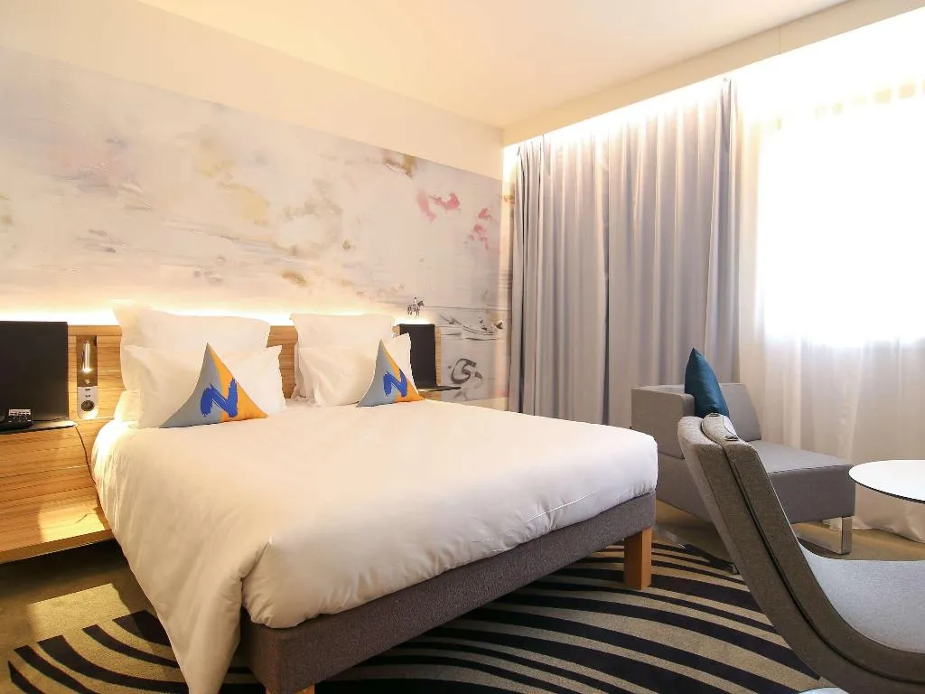 DOUBLE EXECUTIVE KING BED Room, Novotel Tunis Lac, Tunisia