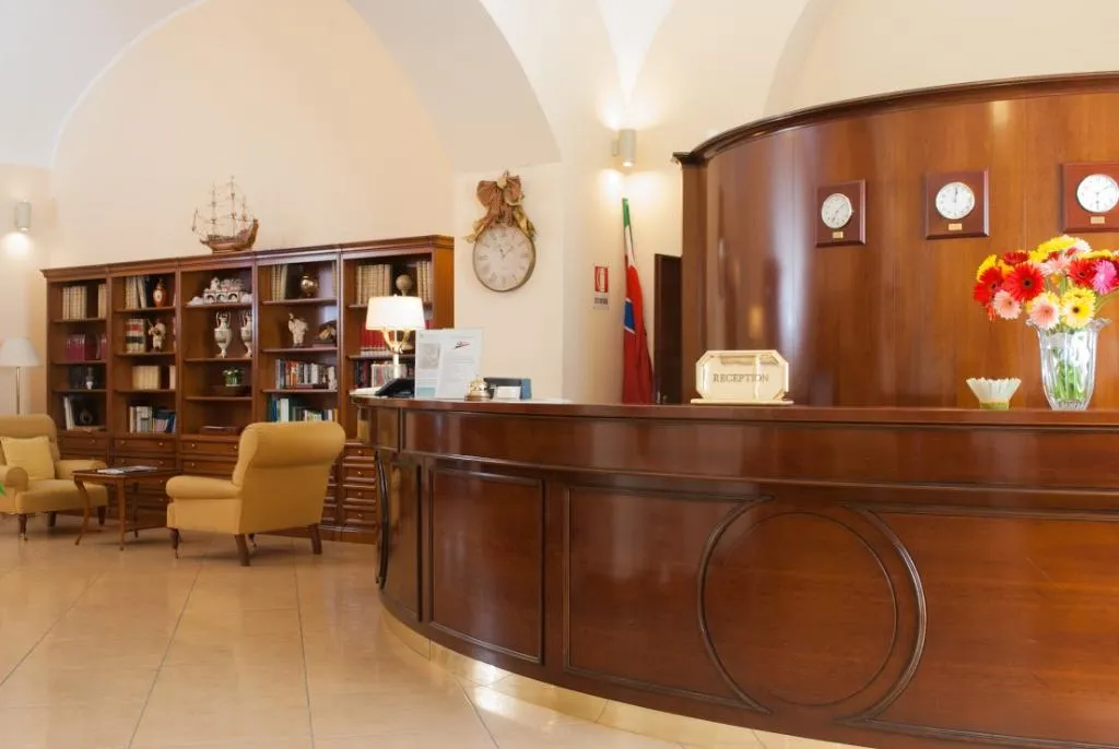 Lobby, Le Cheminee Business Hotel, Naples