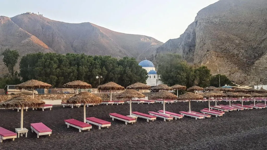 Beach, Pleasure Beachside Studios, Santorini