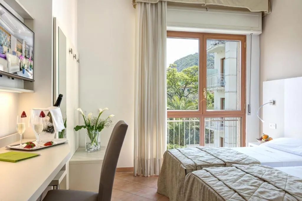 Double or Twin STANDARD Room, Caravel, Naples