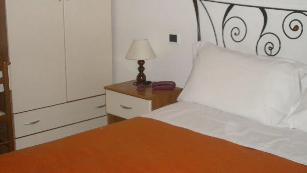 Room, Athena, Perugia