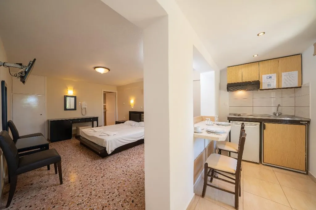 STUDIO STANDARD Room, Lorenzo House Apartments, Kefallinia