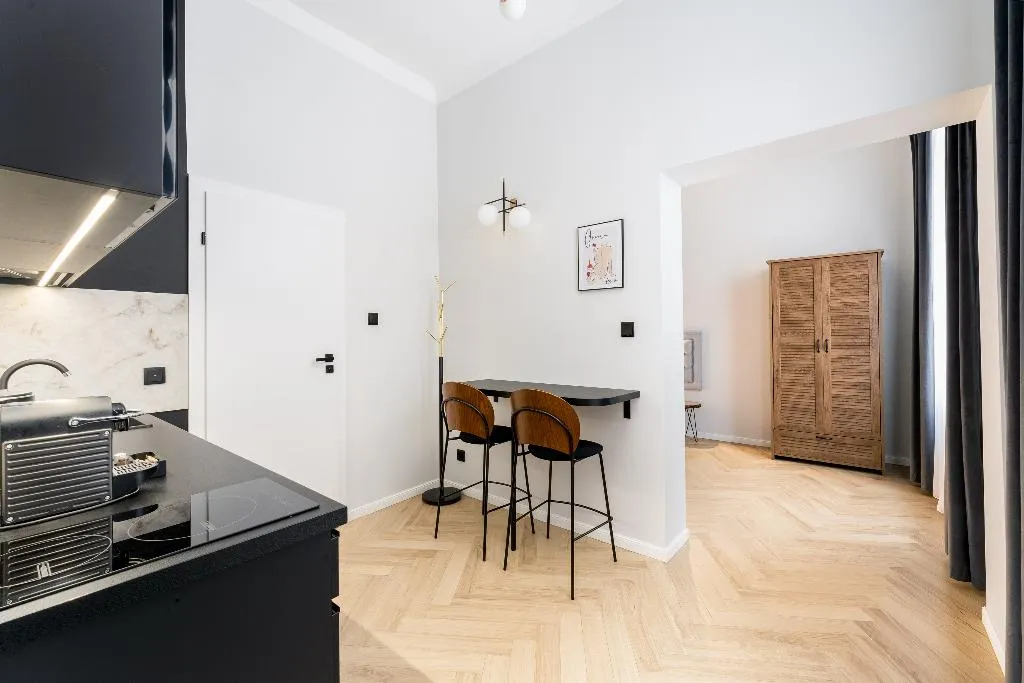 STUDIO STANDARD Room, Erasmus Student Apartments - Krakow Old Town, Krakow