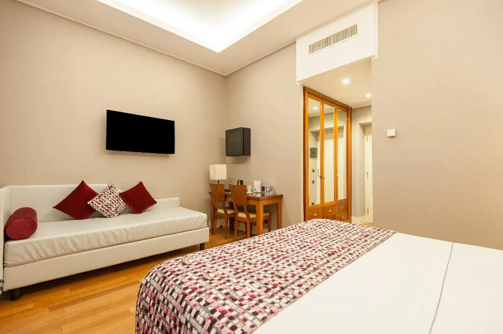 TRIPLE STANDARD Room, Delle Nazioni, Rome