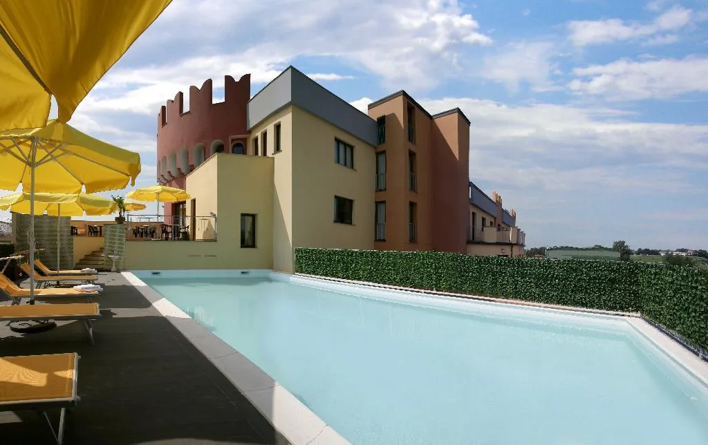 Pool, Il Castelletto, Milan