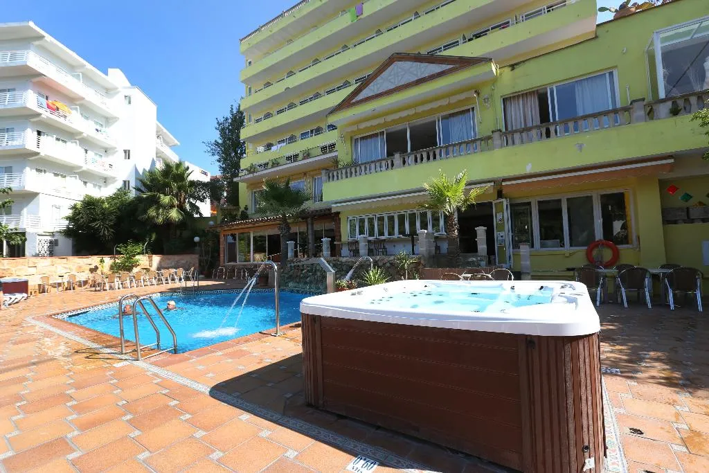 Pool, Manaus, Majorca