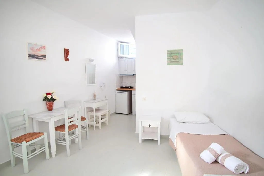 Room, Kritikakis Village Apartments, Santorini